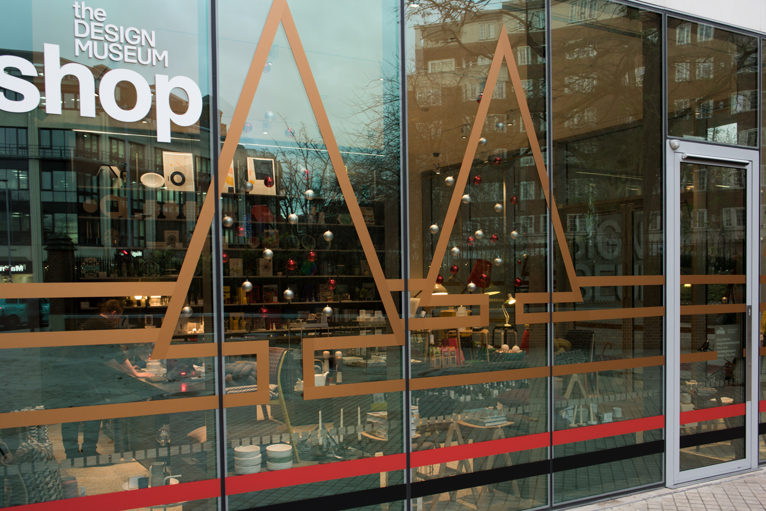 The Design Museum – Christmas Window and VM
